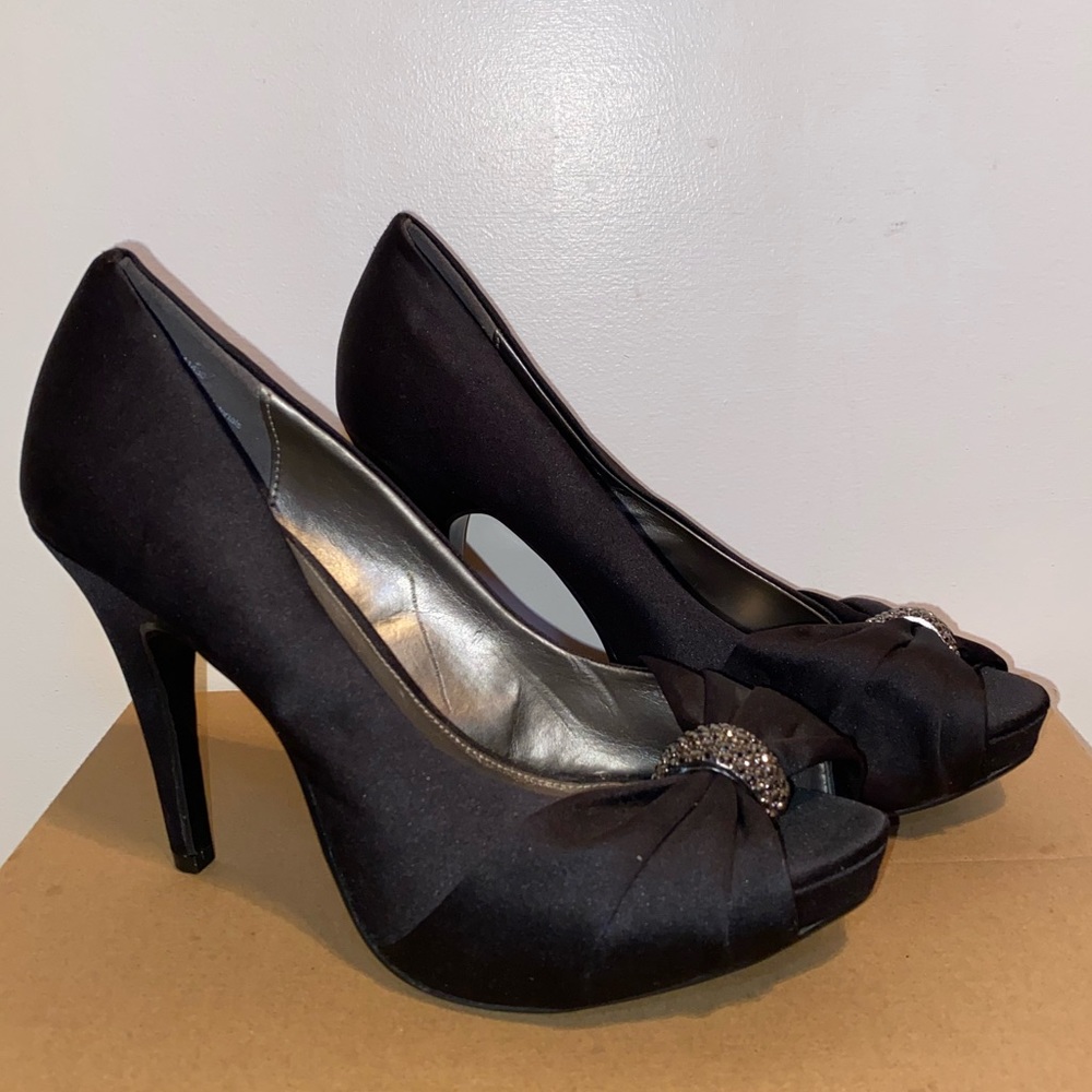 Black peep toe Lulu Townsend heel